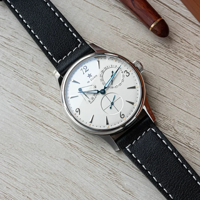 Close-up of ST1780 automatic movement through caseback