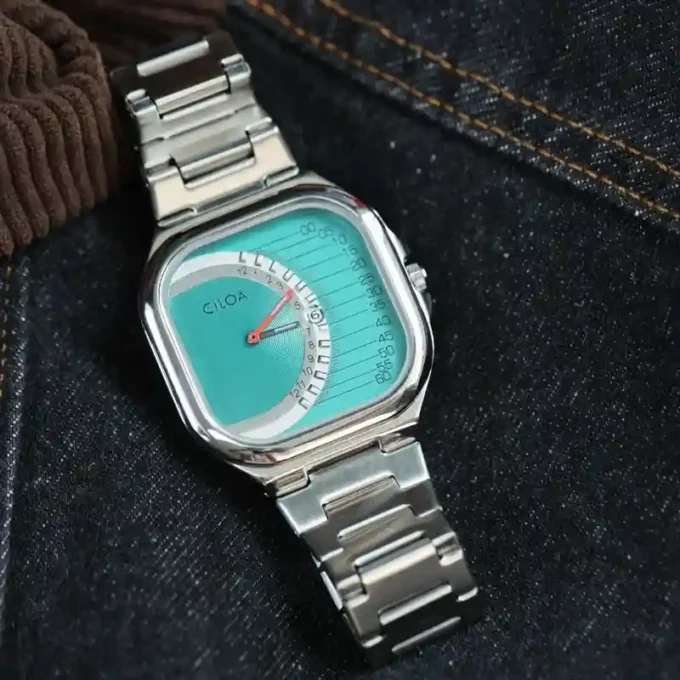 Gift-ready packaging for CILOA Retro Square Watch
